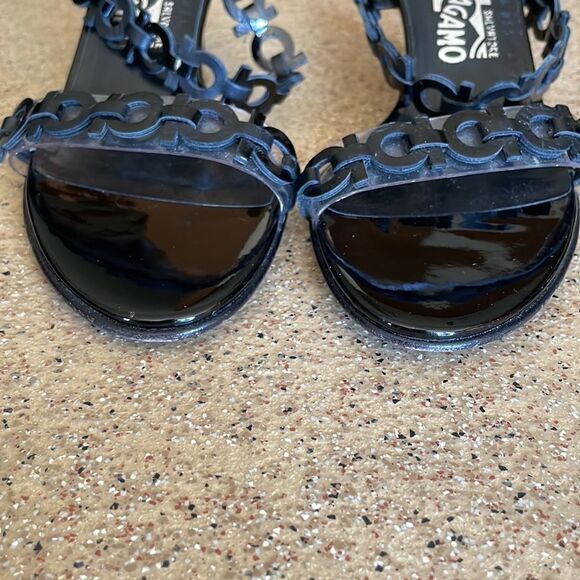 Ferragamo logo strap mules - Picture 14 of 14